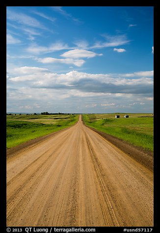 Gravel road. North Dakota, USA