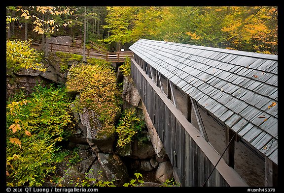 Sentinel Pine covered bridge, Franconia Notch State Park. New Hampshire, USA