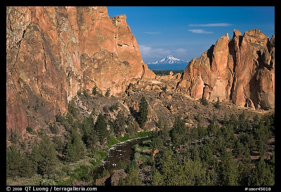 Oregon cascades seen through cliffs. Smith Rock State Park, Oregon, USA (color)