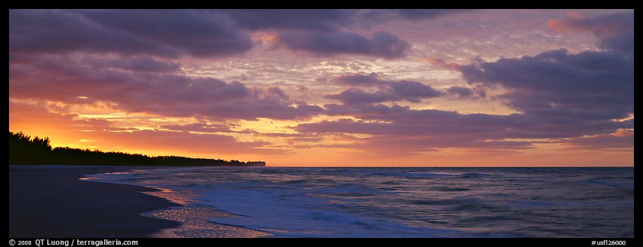 Seashore at sunrise, Sanibel Island. Florida, USA