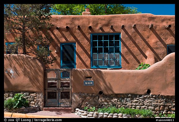 House in revival pueblo style, Canyon Road. Santa Fe, New Mexico, USA (color)