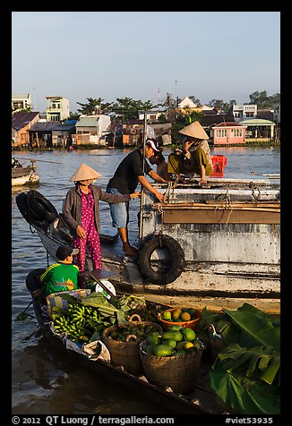 Transaction at Cai Rang floating market. Can Tho, Vietnam (color)