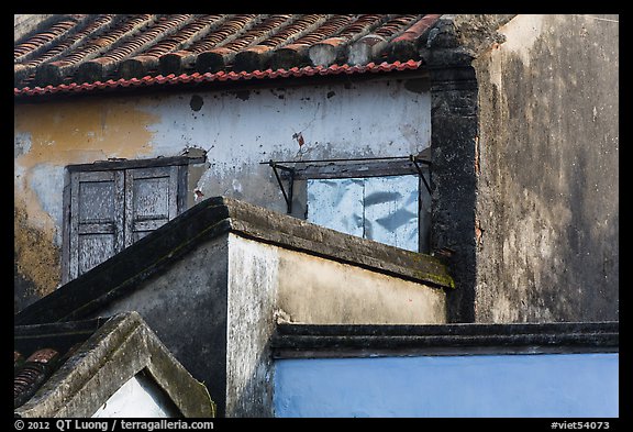 Building corners detail. Hoi An, Vietnam (color)