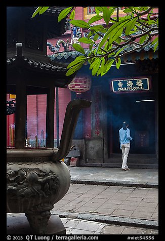 Entrance to Jade Emperor Pagoda, district 3. Ho Chi Minh City, Vietnam (color)