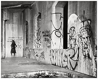 Santa Ana Freeway Bridge, Los Angeles, 1992.  ( )