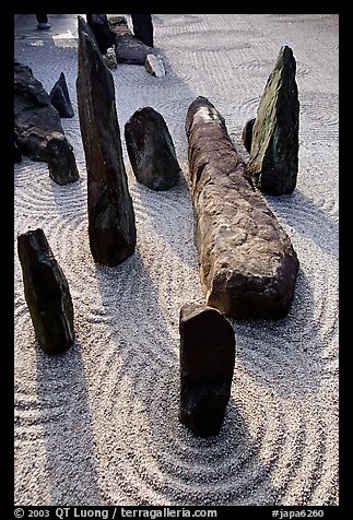 Classic rock and raked gravel Zen garden, Tofuju-ji Temple. Kyoto, Japan