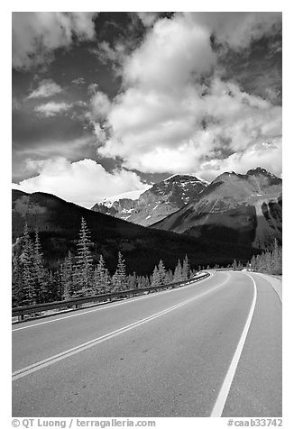 Curved Highway, Icefields Parway. Jasper National Park, Canadian Rockies, Alberta, Canada