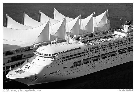 sail-like roof of Canada Place and cruise ship. Vancouver, British Columbia, Canada (black and white)