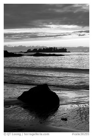 Sunset, Half Moon Bay. Pacific Rim National Park, Vancouver Island, British Columbia, Canada