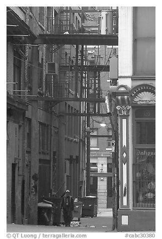 Alley in Gastown. Vancouver, British Columbia, Canada (black and white)