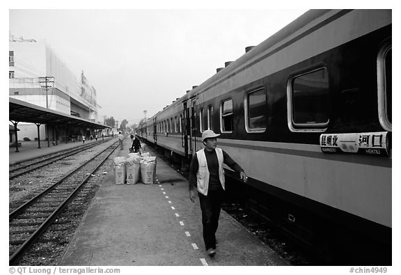 Heikou-Kunming train comming from the Vietnamese border.  (black and white)