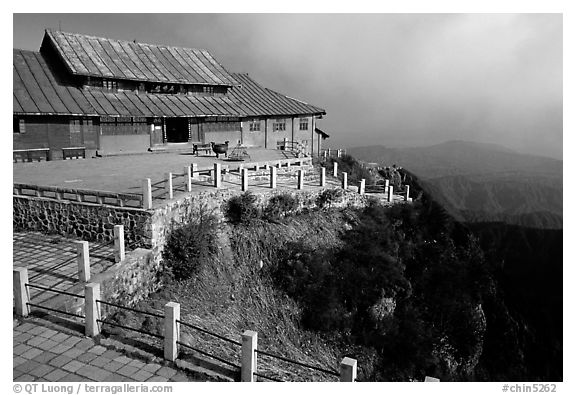 Jinding Si monestary, early morning. Emei Shan, Sichuan, China (black and white)