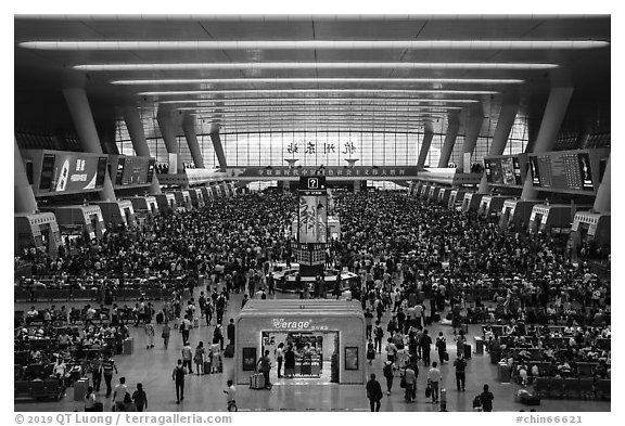 Train station. Hangzhou, China (black and white)