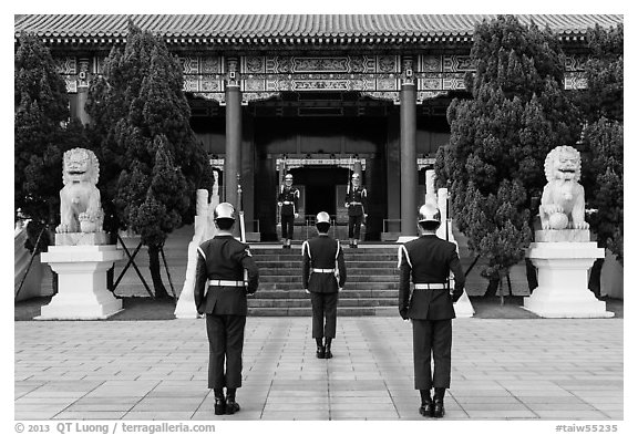 Changing of the guard ceremony, Martyrs Shrine. Taipei, Taiwan (black and white)