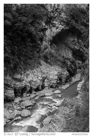 Liwu River gorge, Taroko Gorge. Taroko National Park, Taiwan (black and white)