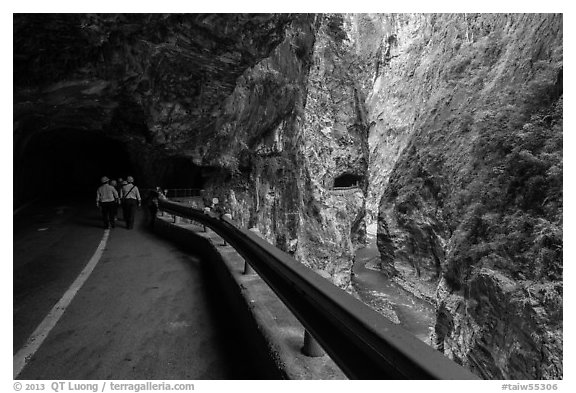 Road at Swallow Grotto, Taroko Gorge. Taroko National Park, Taiwan