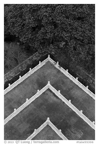 Corner of terraces seen from above, Tsen Pagoda. Sun Moon Lake, Taiwan (black and white)