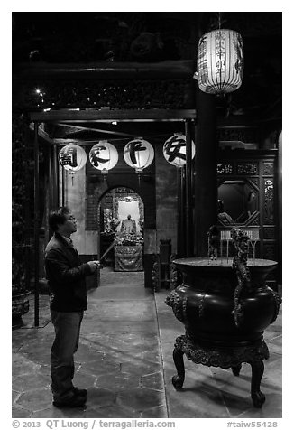 Man praying to Matsu, Tienhou Temple. Lukang, Taiwan