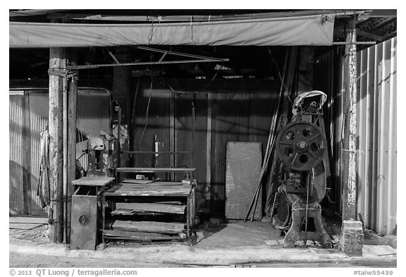 Blacksmith shop on Chinseng Lane. Lukang, Taiwan (black and white)