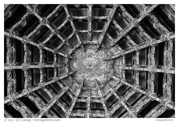 Plafond ceiling detail, Longshan Temple. Lukang, Taiwan