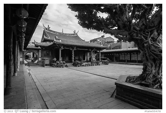 Main courtyard, Longshan Temple. Lukang, Taiwan (black and white)