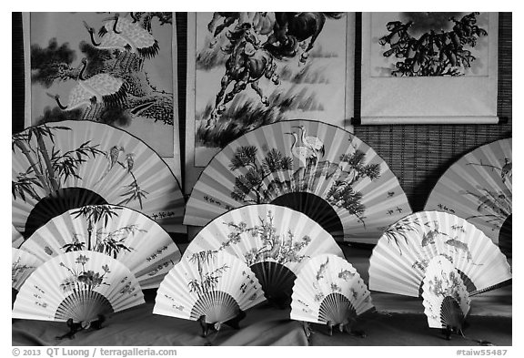 Fans and paintings. Lukang, Taiwan (black and white)