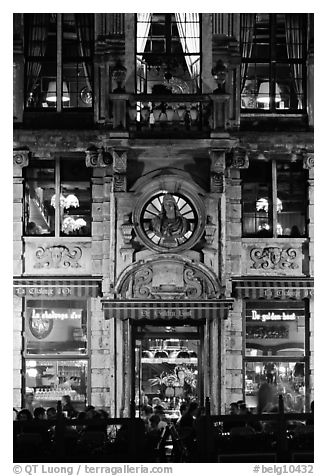La Chaloupe d'or tavern, former tailors guild house, Grand Place, night. Brussels, Belgium (black and white)