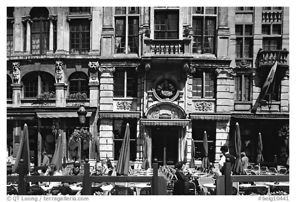 La Chaloupe d'or tavern, Grand Place. Brussels, Belgium (black and white)