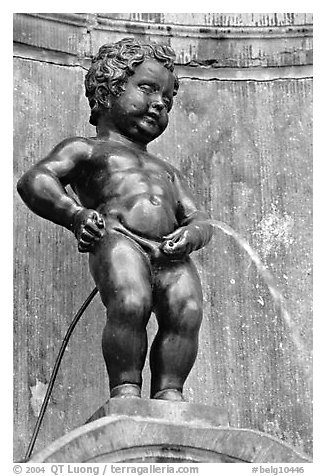 Manneken Pis. Brussels, Belgium (black and white)