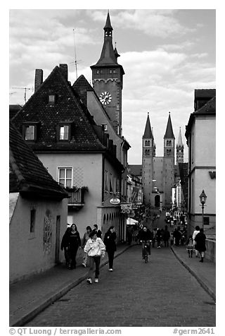 Rathaus, and Neumunsterkirche seen fron Alte Mainbrucke (bridge). Wurzburg, Bavaria, Germany