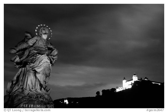 Alte Mainbrucke (bridge) and Festung Marienberg (citadel) at night. Wurzburg, Bavaria, Germany