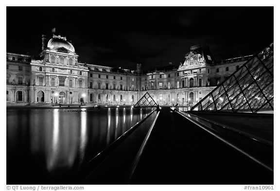 Louvre  at night. Paris, France (black and white)