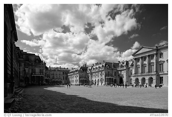 Entrance court of the Versailles Palace. France (black and white)