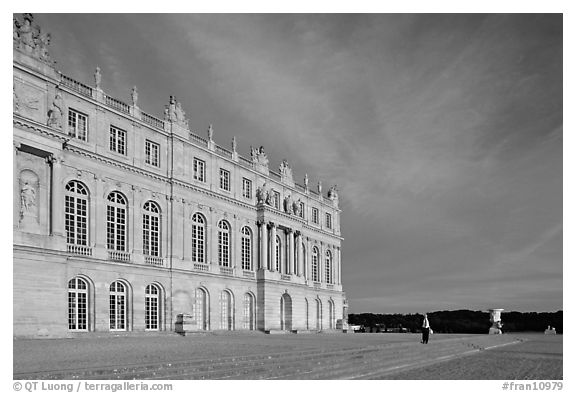 Palais de Versailles, sunset. France (black and white)