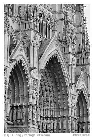 Side view of Cathedral facade, Amiens. France (black and white)