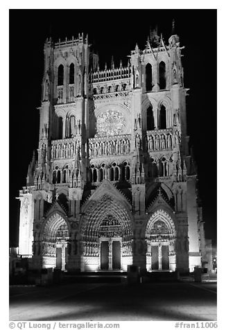 Notre Dame Cathedral at night, Amiens. France (black and white)