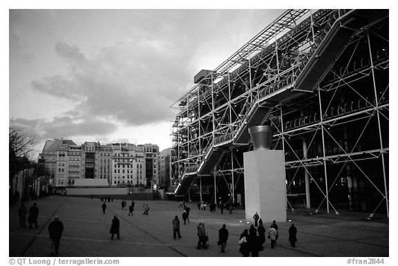 Georges Pompidou center and Beaubourg plaza. Paris, France