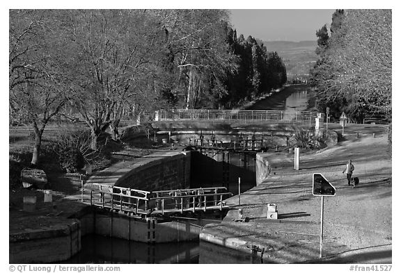 River navigation lock system, Canal du Midi. Carcassonne, France