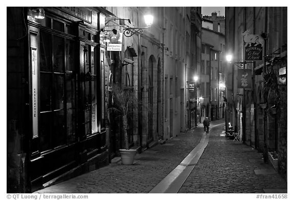 Rue du Boeuf at night. Lyon, France (black and white)