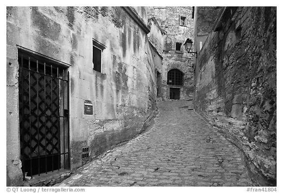 Narrow street, Les Baux-de-Provence. Provence, France