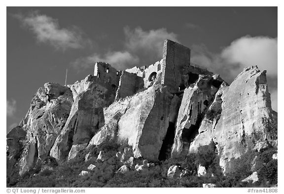 Rocky outcrop and ruined castle, Les Baux-de-Provence. Provence, France