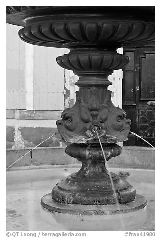 Fountain, old town. Aix-en-Provence, France (black and white)