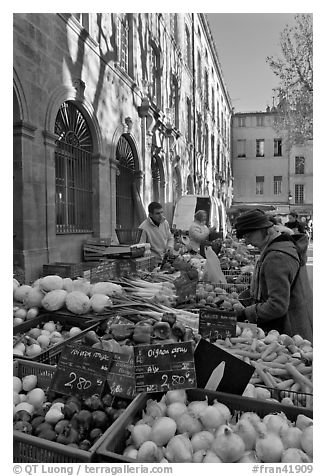 Daily Farmer's market, place Richelme. Aix-en-Provence, France