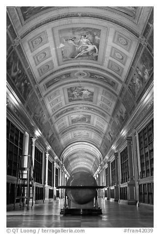 Library, palace of Fontainebleau. France (black and white)