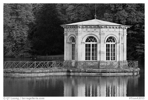 Pavillion and reflection, Palace of Fontainebleau. France (black and white)