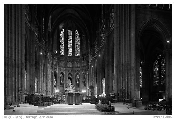 Altar and apse with clerestory windows, Cathedral of Our Lady of Chartres. France (black and white)