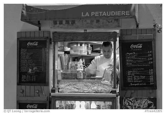 Street food vendor, Montmartre. Paris, France