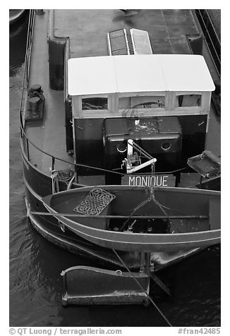 Reconverted peniche (barge). Paris, France (black and white)