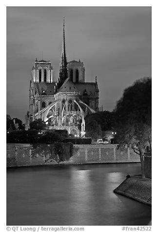 Banks of the Seine River and Notre Dame at twilight. Paris, France