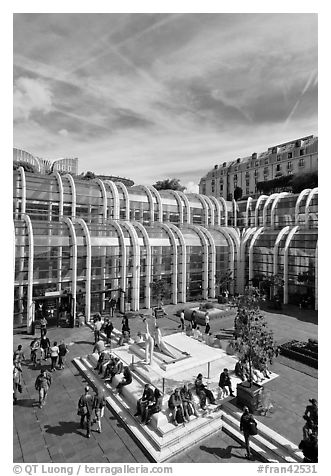 Forum des Halles shopping center. Paris, France (black and white)